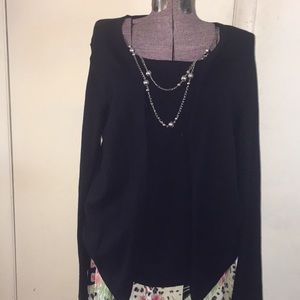 Black sweater w attached Necklace 🛍